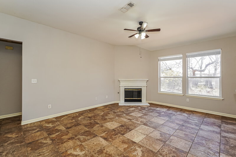 1,900/Mo, 3821 Willowick Cir Denton, TX 76210 Living Room View 2