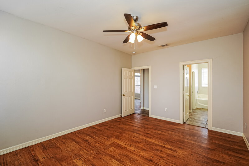 1,900/Mo, 3821 Willowick Cir Denton, TX 76210 Main Bedroom View 2