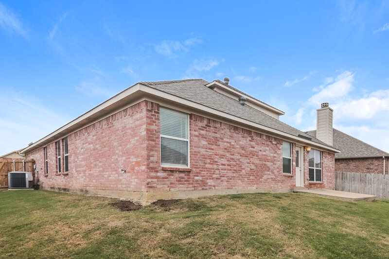 3,750/Mo, 1406 Fox Glen Trl Mansfield, TX 76063 Rear View