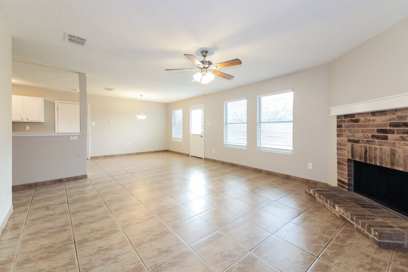 2,265/Mo, 1467 Glenwick Dr Rockwall, TX 75032 Living Room View 2