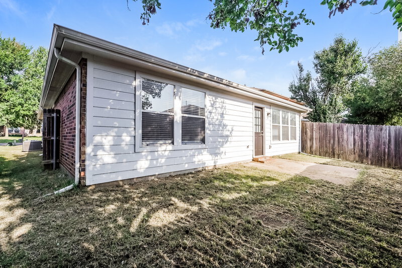 1,965/Mo, 2232 Southway Denton, TX 76207 Rear View