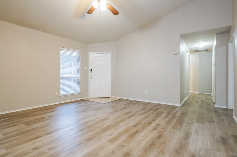 1,630/Mo, 1208 Kielder Cir Fort Worth, TX 76134 Living Room View