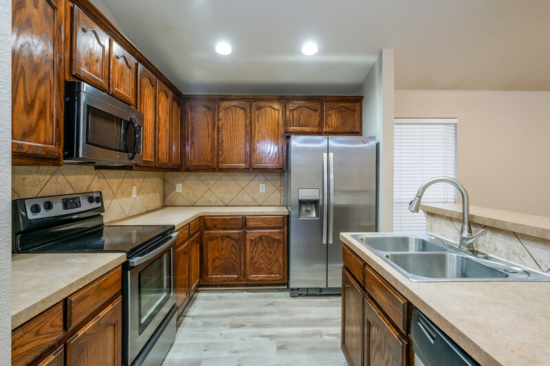 1,630/Mo, 1208 Kielder Cir Fort Worth, TX 76134 Kitchen View 2