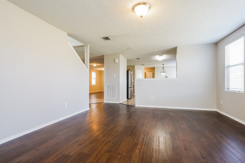 2,505/Mo, 1504 Daisy Ln Burleson, TX 76001 Living Room View 2