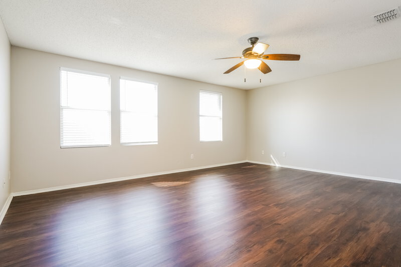 2,505/Mo, 1504 Daisy Ln Burleson, TX 76001 Main Bedroom View