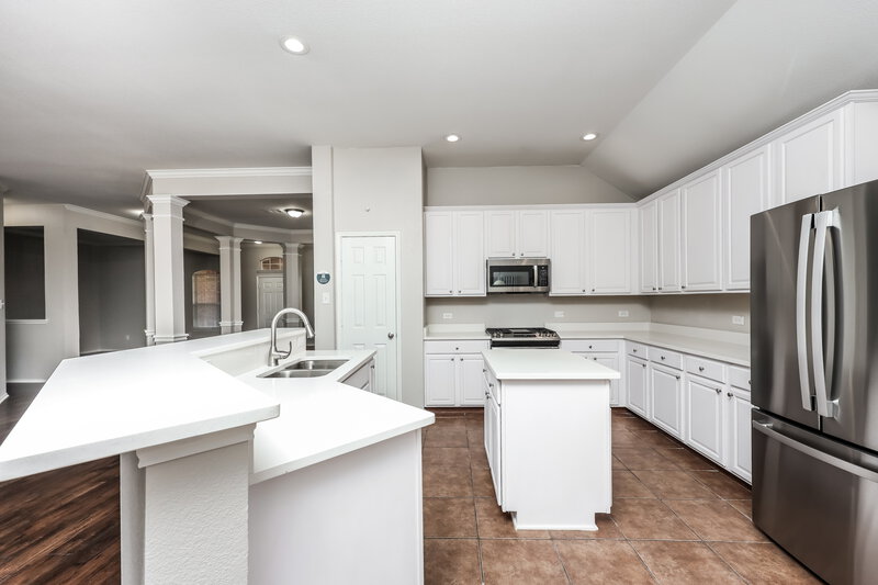 2,740/Mo, 2712 Tea Olive Dr Glenn Heights, TX 75154 Kitchen View