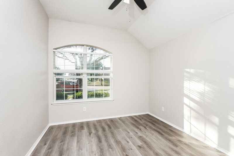 2,740/Mo, 2712 Tea Olive Dr Glenn Heights, TX 75154 Main Bedroom View