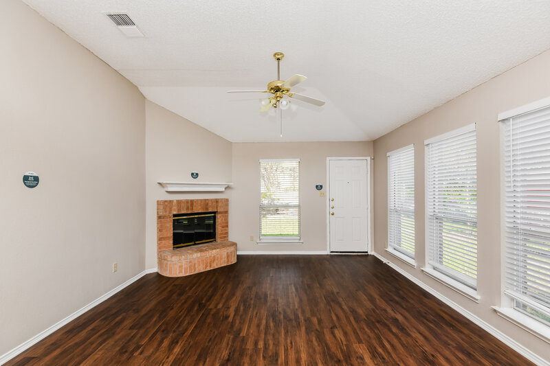 1,990/Mo, 10812 Hornby St Fort Worth, TX 76108 Living Room View