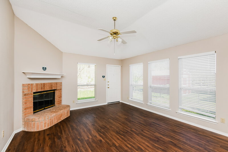 1,990/Mo, 10812 Hornby St Fort Worth, TX 76108 Living Room View 3