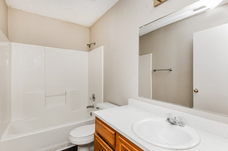 1,990/Mo, 10812 Hornby St Fort Worth, TX 76108 Bathroom View