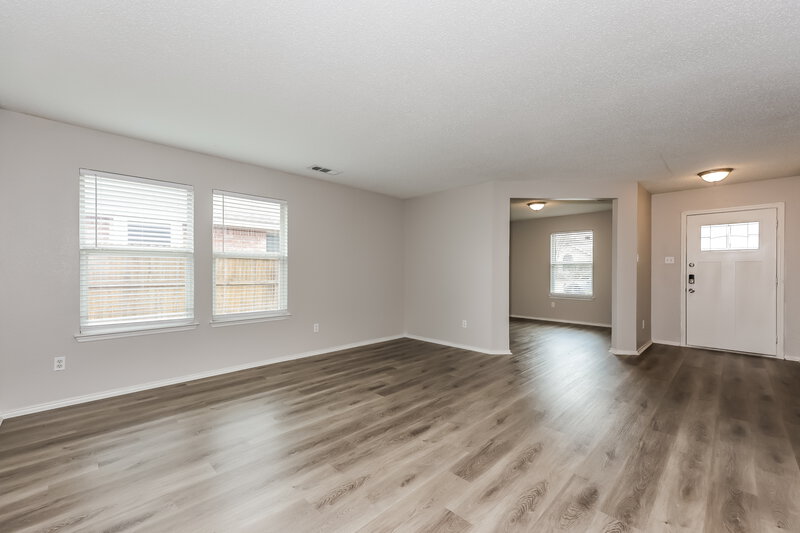 2,185/Mo, 109 Clover Leaf Ln Red Oak, TX 75154 Living Room View