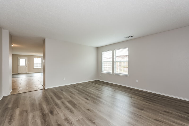 2,185/Mo, 109 Clover Leaf Ln Red Oak, TX 75154 Living Room View 2