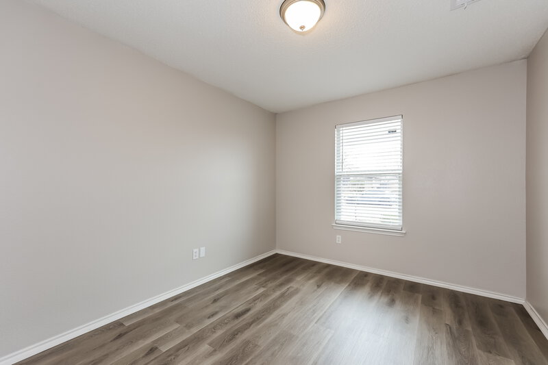 2,185/Mo, 109 Clover Leaf Ln Red Oak, TX 75154 Living Room View 3