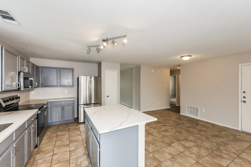 2,185/Mo, 109 Clover Leaf Ln Red Oak, TX 75154 Kitchen View 3