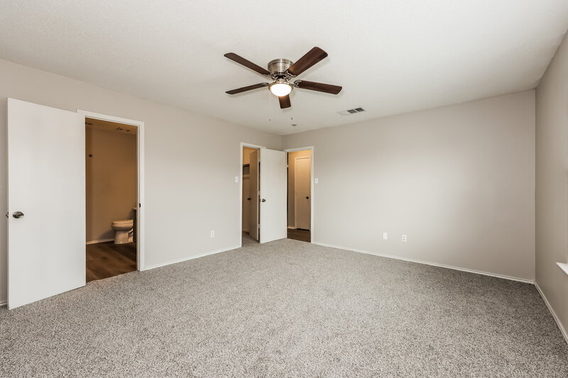 2,185/Mo, 109 Clover Leaf Ln Red Oak, TX 75154 Main Bedroom View 2