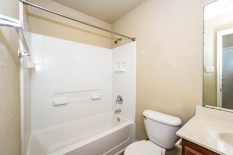2,145/Mo, 8633 Hawkview Dr Fort Worth, TX 76179 Bathroom View