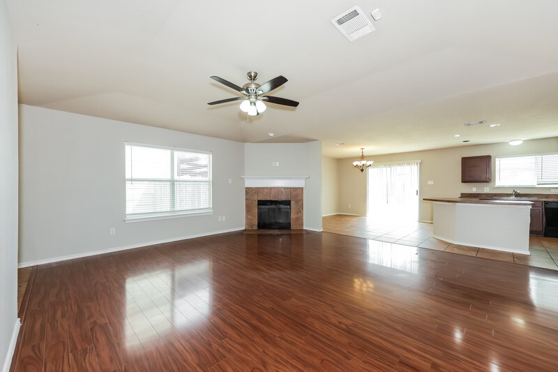 1,725/Mo, 341 Dakota Ridge Dr Fort Worth, TX 76134 Living Room View 2
