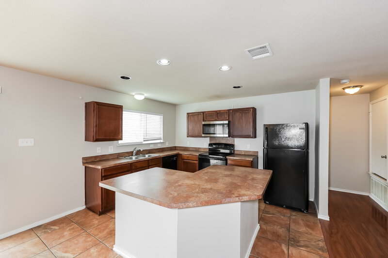 1,725/Mo, 341 Dakota Ridge Dr Fort Worth, TX 76134 Kitchen View
