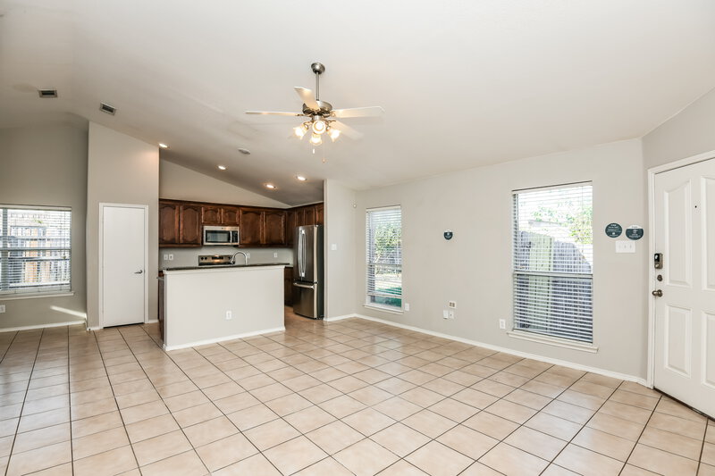 2,010/Mo, 5901 Melanie Dr Fort Worth, TX 76131 Living Room View 4