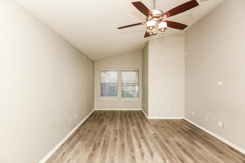 2,010/Mo, 5901 Melanie Dr Fort Worth, TX 76131 Bathroom View 2