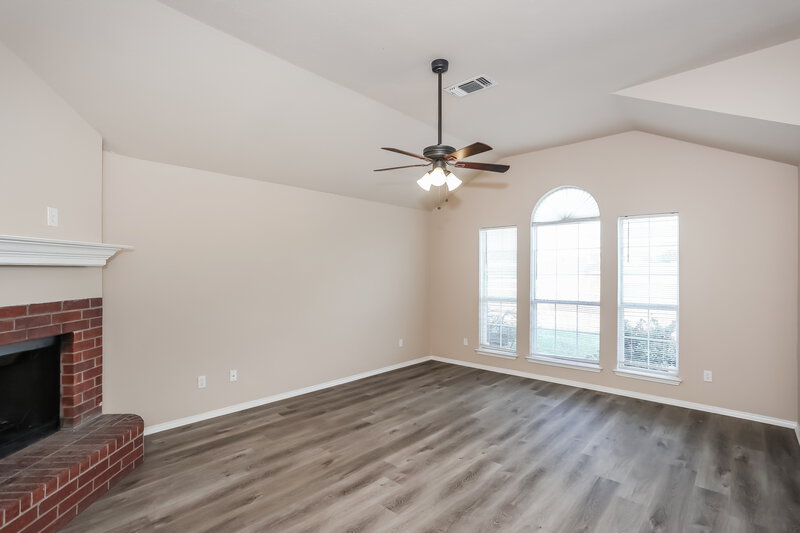 1,685/Mo, 8600 Cove Meadow Ln Fort Worth, TX 76123 Living Room View 2