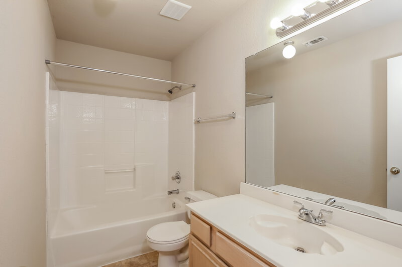 1,685/Mo, 8600 Cove Meadow Ln Fort Worth, TX 76123 Bathroom View