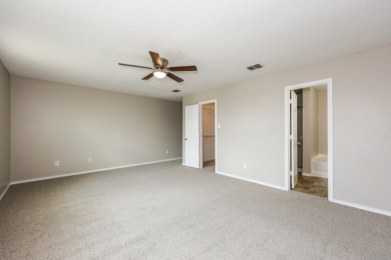 2,290/Mo, 956 Stone Chapel Way Fort Worth, TX 76179 Main Bedroom View 2