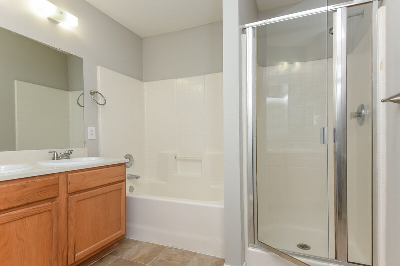 2,285/Mo, 8776 Polo Dr Fort Worth, TX 76123 Main Bathroom View