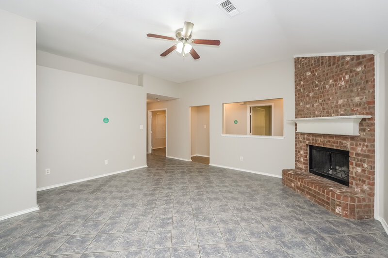 1,850/Mo, 9848 Parkmere Dr Fort Worth, TX 76108 Living Room View