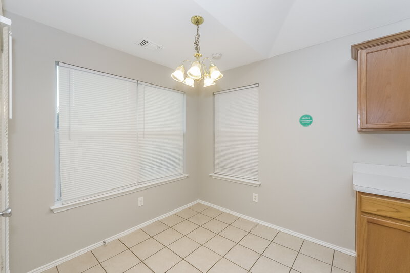 1,850/Mo, 9848 Parkmere Dr Fort Worth, TX 76108 Dining Room View