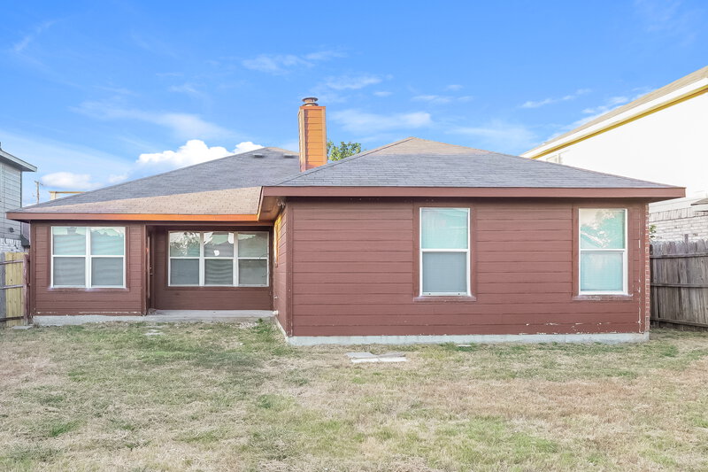 1,850/Mo, 9848 Parkmere Dr Fort Worth, TX 76108 Rear View