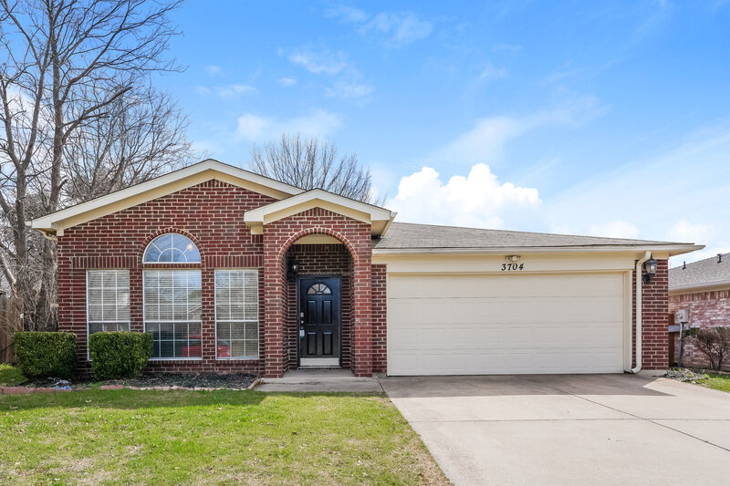 2,015/Mo, 3704 Chaddybrook Ln Fort Worth, TX 76137 External View