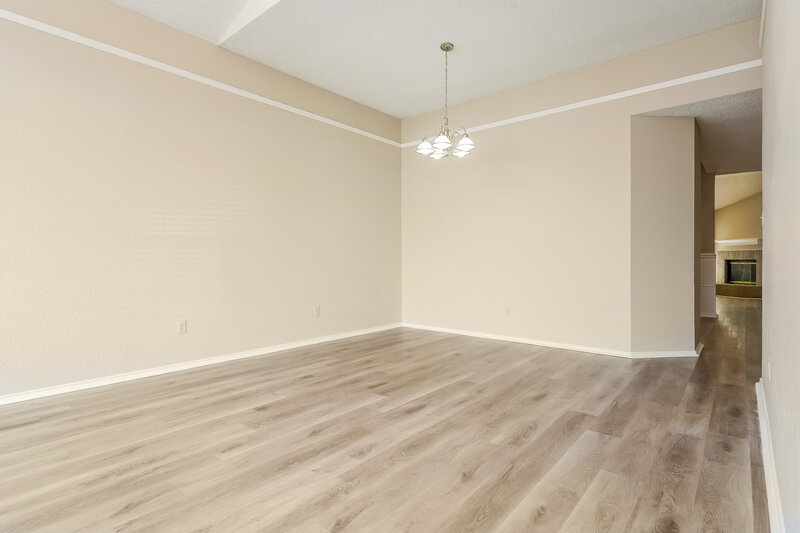 2,015/Mo, 3704 Chaddybrook Ln Fort Worth, TX 76137 Dining Room View