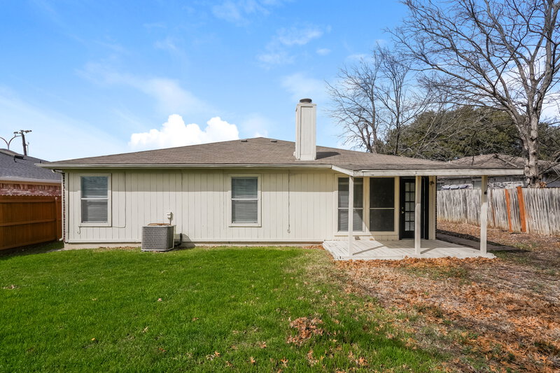 2,015/Mo, 3704 Chaddybrook Ln Fort Worth, TX 76137 Rear View
