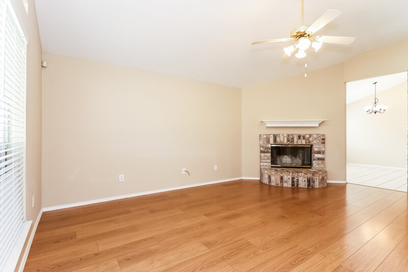 2,265/Mo, 4012 Staghorn Cir N Fort Worth, TX 76137 Living Room View 2