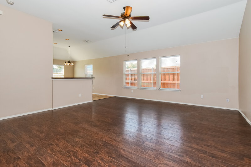 1,980/Mo, 906 Oak Hollow Ln Anna, TX 75409 Living Room View