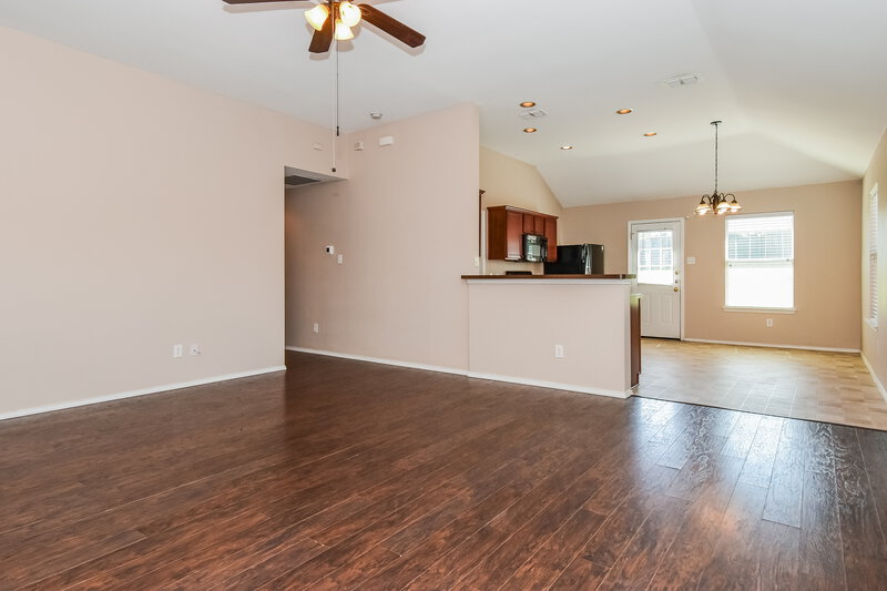1,980/Mo, 906 Oak Hollow Ln Anna, TX 75409 Living Room View 2