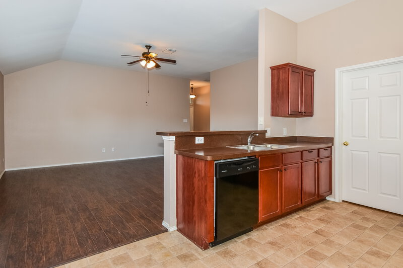 1,980/Mo, 906 Oak Hollow Ln Anna, TX 75409 Kitchen View 2