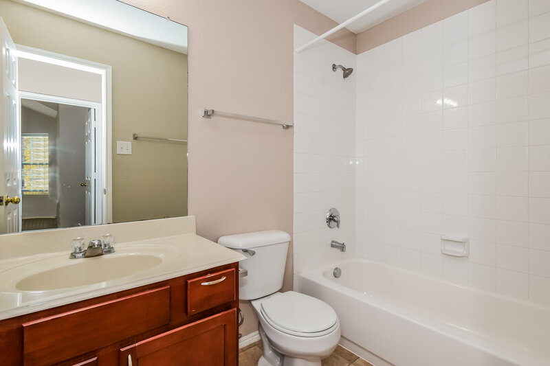 1,980/Mo, 906 Oak Hollow Ln Anna, TX 75409 Bathroom View