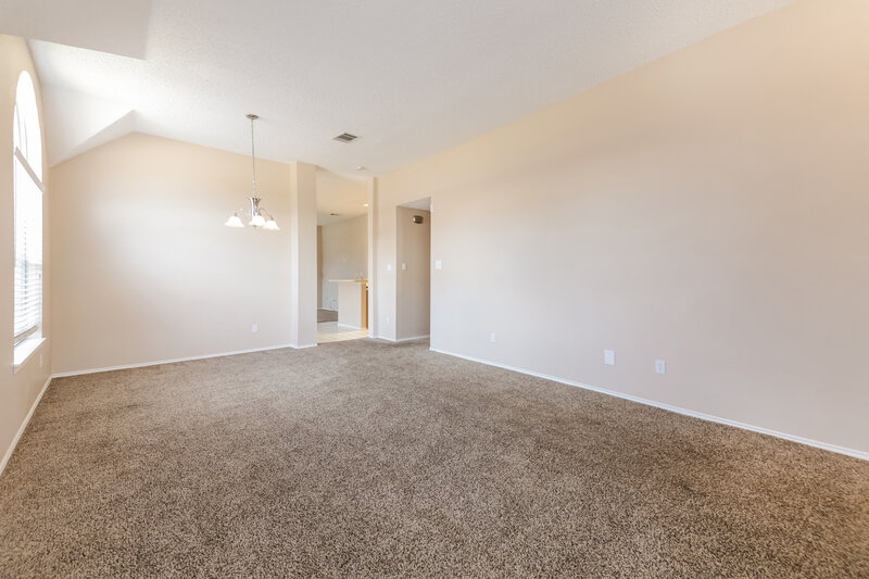 2,360/Mo, 1110 Pin Oak Ln Allen, TX 75002 Living Room View 2