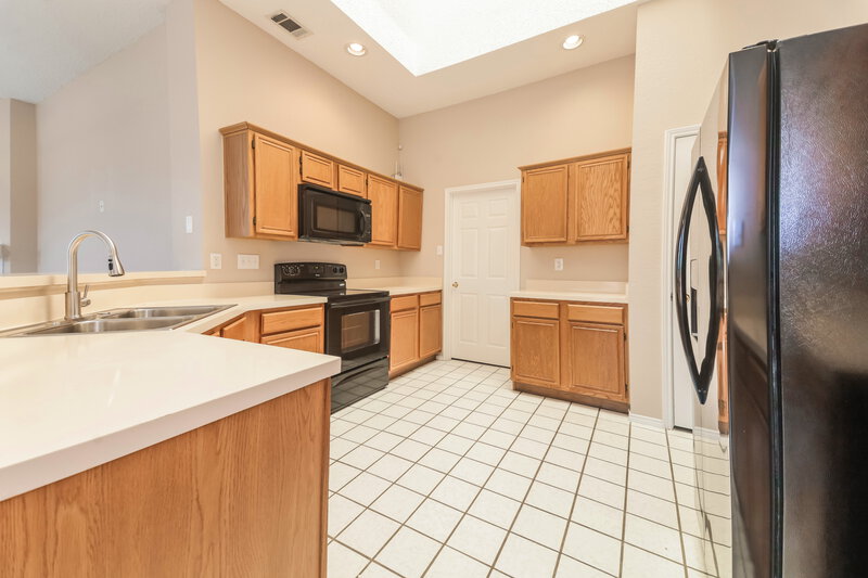 2,360/Mo, 1110 Pin Oak Ln Allen, TX 75002 Kitchen View 4