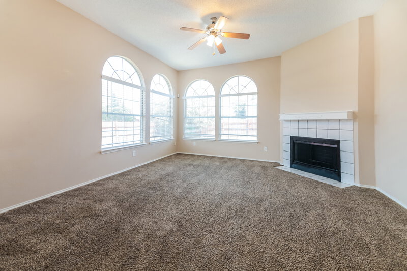 2,360/Mo, 1110 Pin Oak Ln Allen, TX 75002 Sitting Room View