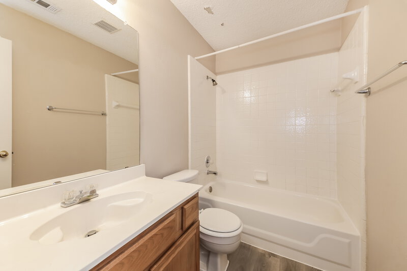 2,360/Mo, 1110 Pin Oak Ln Allen, TX 75002 Bathroom View 3