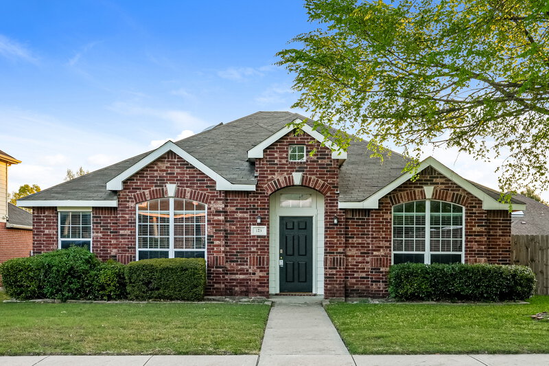 2,425/Mo, 125 Hickman St Cedar Hill, TX 75104 External View