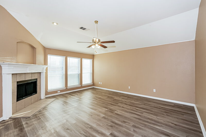 2,425/Mo, 125 Hickman St Cedar Hill, TX 75104 Living Room View