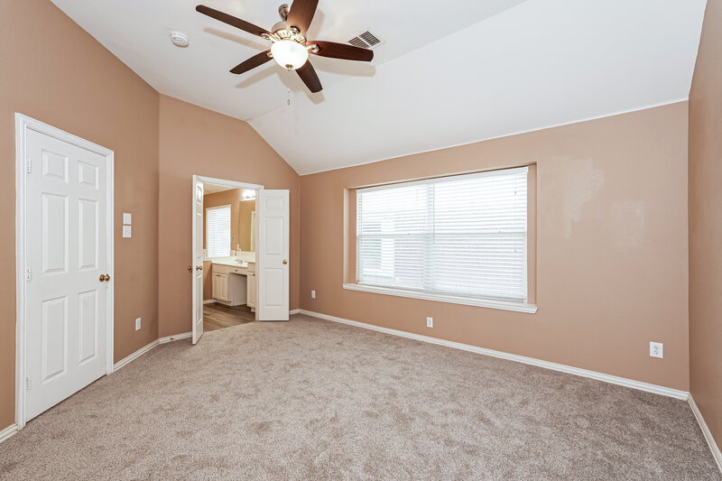 2,425/Mo, 125 Hickman St Cedar Hill, TX 75104 Main Bedroom View