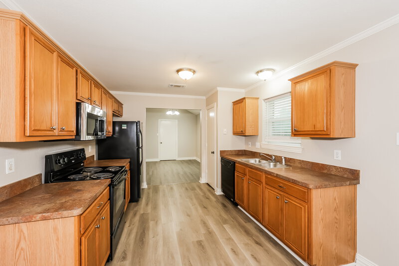 2,215/Mo, 704 Rachel St Grand Prairie, TX 75052 Kitchen View 2