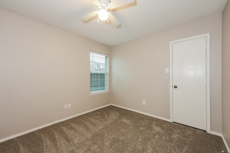 2,215/Mo, 704 Rachel St Grand Prairie, TX 75052 Bedroom View 2