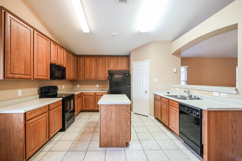 2,575/Mo, 1232 Flower Ridge Dr Lancaster, TX 75134 Kitchen View
