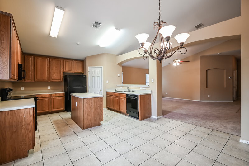 2,575/Mo, 1232 Flower Ridge Dr Lancaster, TX 75134 Kitchen View 2